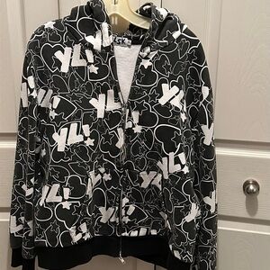 YLSK XL Black hearts full face zip up HOODIE